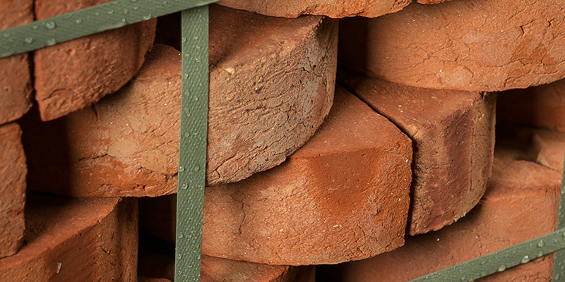 Britannia Brick Red Half Round Coping